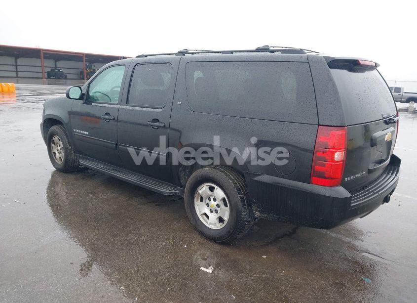 Photo 3 of 2013 Chevrolet Suburban 1500 LT (VIN 1GNSCJE0XDR212458)