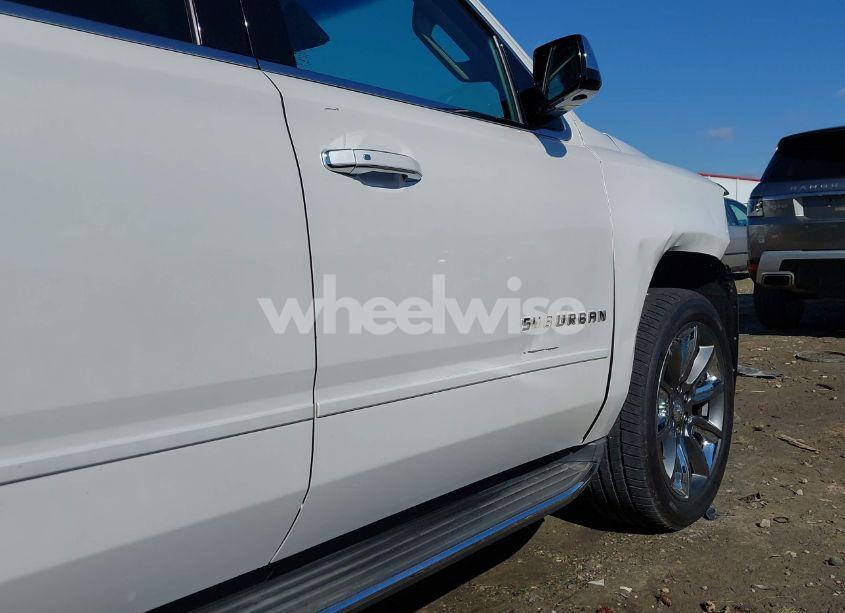 Photo 22 of 2016 Chevrolet Suburban LTZ (VIN 1GNSCJKC0GR272039)