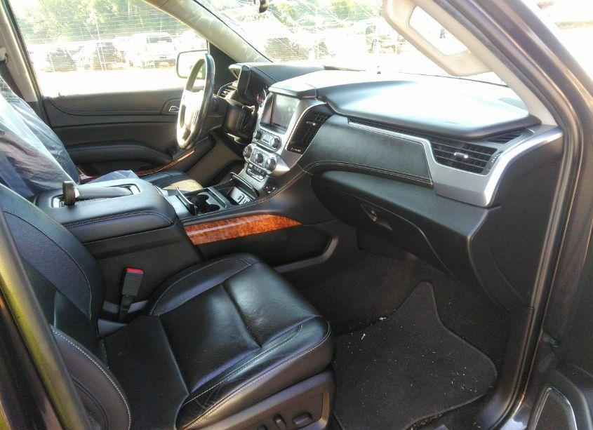 Photo 5 of 2018 Chevrolet Suburban PREMIER (VIN 1GNSCJKC0JR122312)