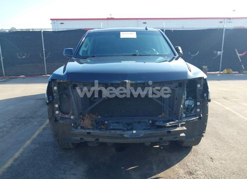 Photo 12 of 2015 Chevrolet Suburban 1500 LT (VIN 1GNSCJKC1FR298826)