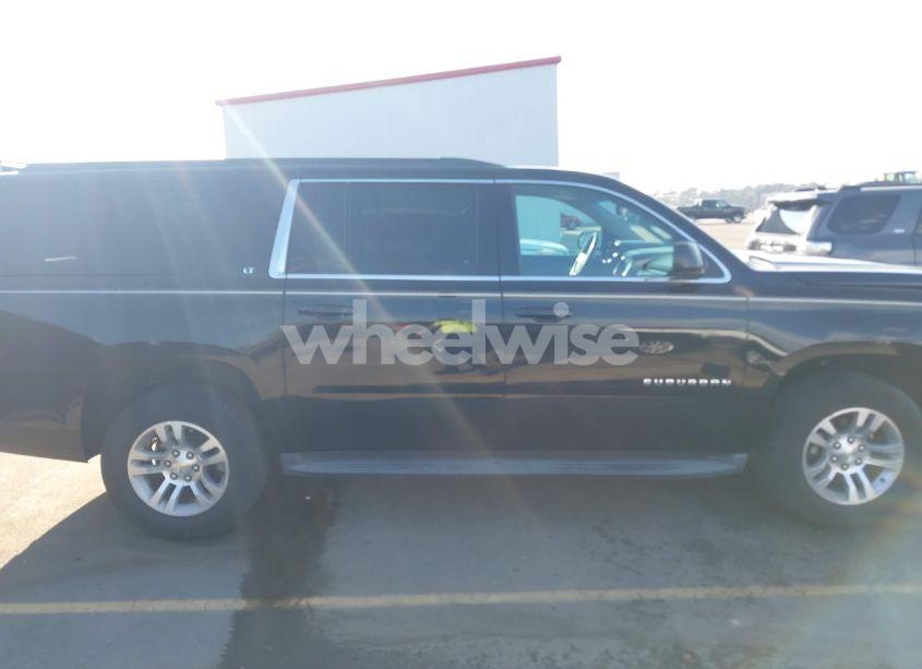 Photo 13 of 2015 Chevrolet Suburban 1500 LT (VIN 1GNSCJKC1FR298826)