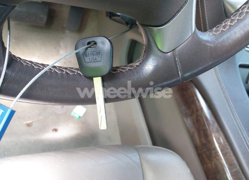 Photo 11 of 2015 Chevrolet Suburban 1500 LT (VIN 1GNSCJKC1FR539087)