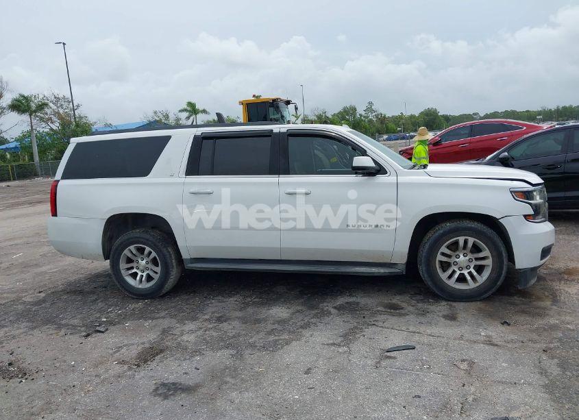 Photo 13 of 2015 Chevrolet Suburban 1500 LT (VIN 1GNSCJKC1FR539087)