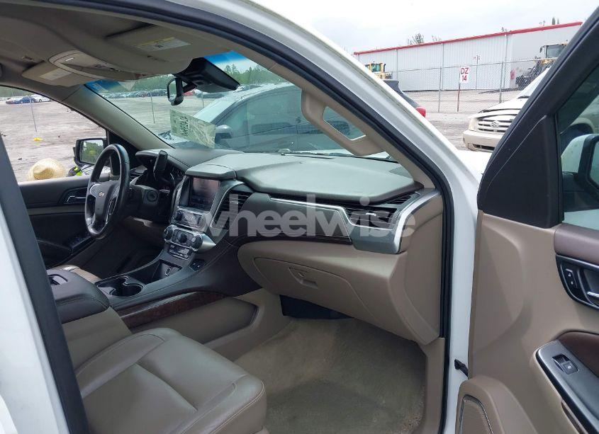 Photo 5 of 2015 Chevrolet Suburban 1500 LT (VIN 1GNSCJKC1FR539087)