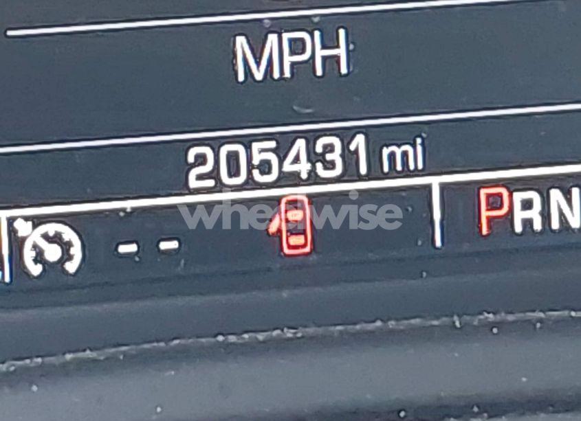 Photo 15 of 2015 Chevrolet Suburban 1500 LT (VIN 1GNSCJKC1FR684873)