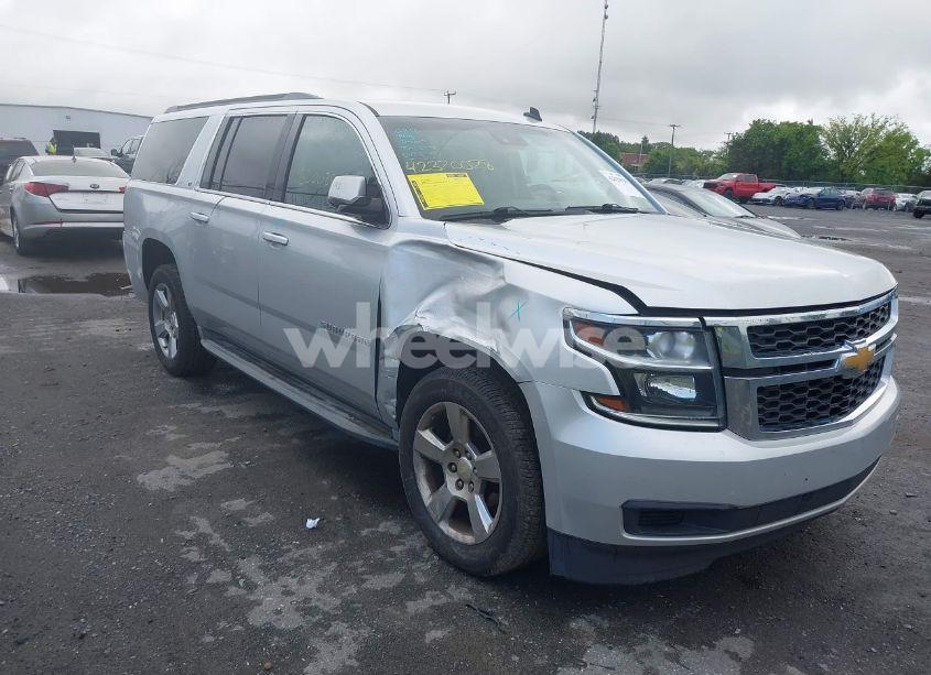 2015 Chevrolet Suburban 1500 LT (VIN 1GNSCJKC2FR144528) main photo