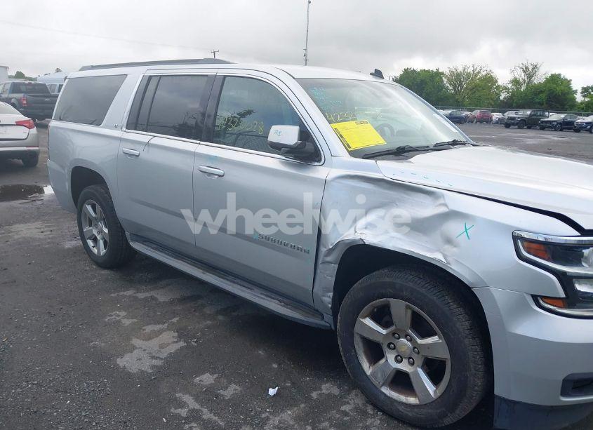 Photo 13 of 2015 Chevrolet Suburban 1500 LT (VIN 1GNSCJKC2FR144528)