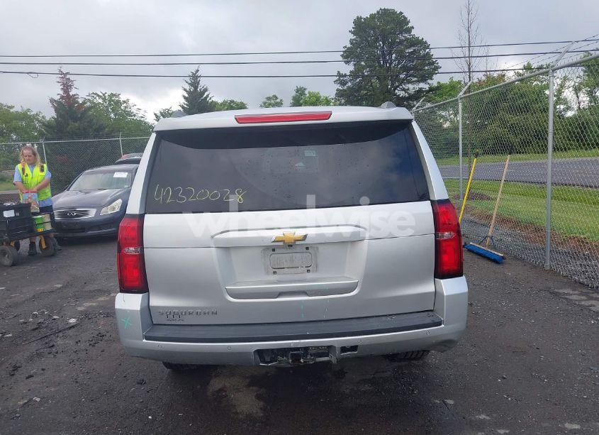 Photo 16 of 2015 Chevrolet Suburban 1500 LT (VIN 1GNSCJKC2FR144528)