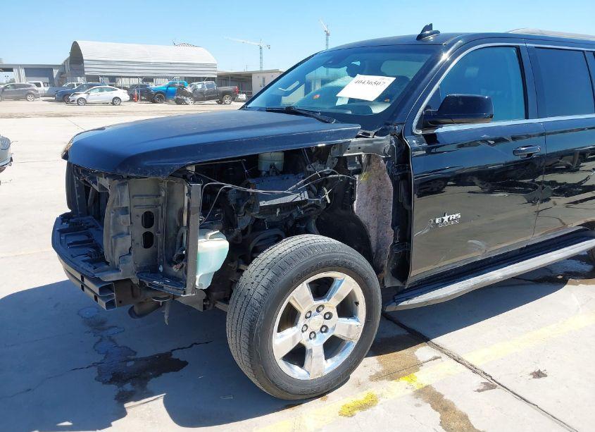 Photo 6 of 2015 Chevrolet Suburban 1500 LT (VIN 1GNSCJKC2FR555217)