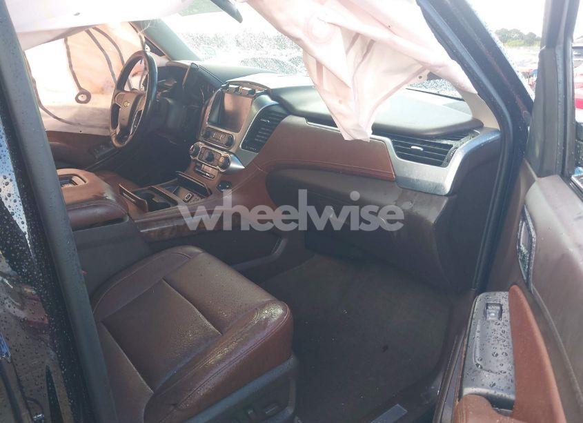 Photo 5 of 2018 Chevrolet Suburban PREMIER (VIN 1GNSCJKC2JR199702)