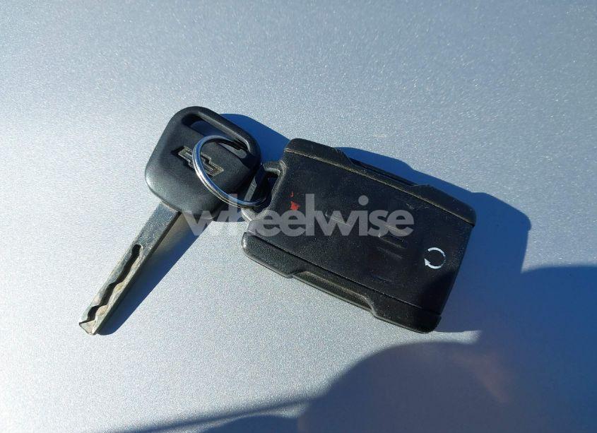 Photo 11 of 2015 Chevrolet Suburban 1500 LT (VIN 1GNSCJKC3FR505023)