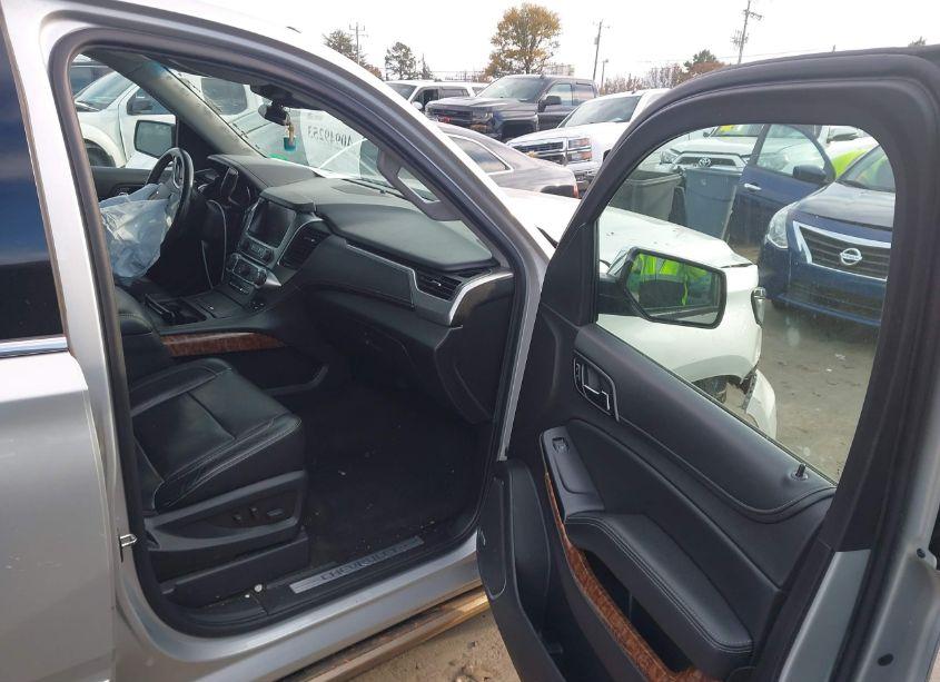 Photo 5 of 2016 Chevrolet Suburban LTZ (VIN 1GNSCJKC3GR178687)