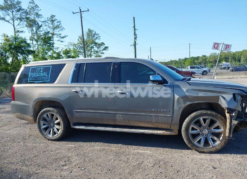 Photo 13 of 2019 Chevrolet Suburban PREMIER (VIN 1GNSCJKC3KR129739)