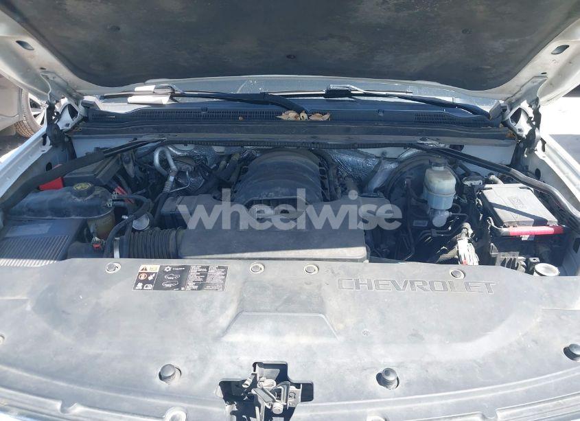 Photo 10 of 2015 Chevrolet Suburban 1500 LT (VIN 1GNSCJKC4FR566025)