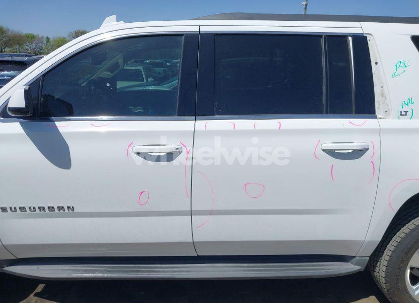 Photo 15 of 2015 Chevrolet Suburban 1500 LT (VIN 1GNSCJKC4FR566025)