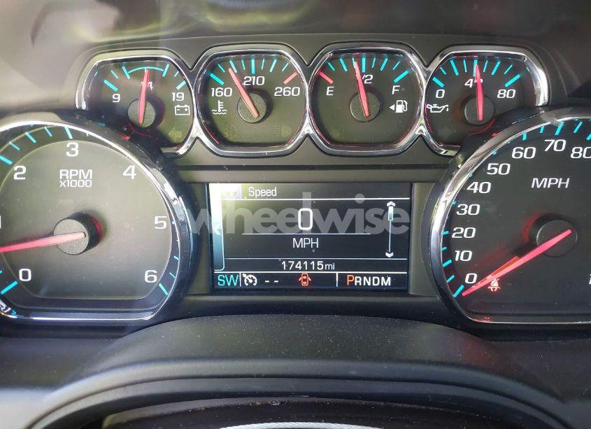 Photo 7 of 2015 Chevrolet Suburban 1500 LT (VIN 1GNSCJKC4FR566025)