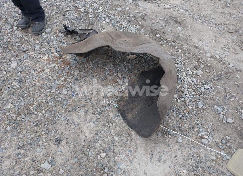 Photo 12 of 2015 Chevrolet Suburban 1500 LT (VIN 1GNSCJKC4FR732849)