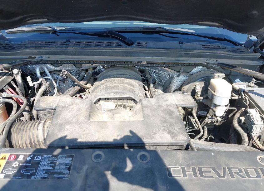 Photo 10 of 2018 Chevrolet Suburban PREMIER (VIN 1GNSCJKC4JR282385)