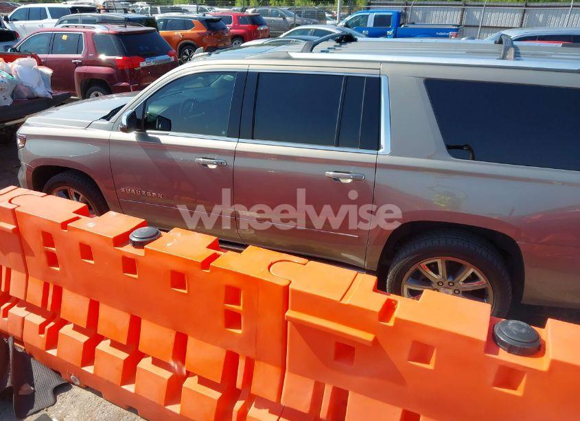 Photo 14 of 2018 Chevrolet Suburban PREMIER (VIN 1GNSCJKC4JR282385)