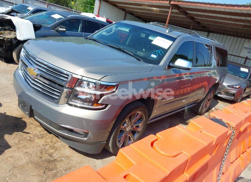 Photo 2 of 2018 Chevrolet Suburban PREMIER (VIN 1GNSCJKC4JR282385)