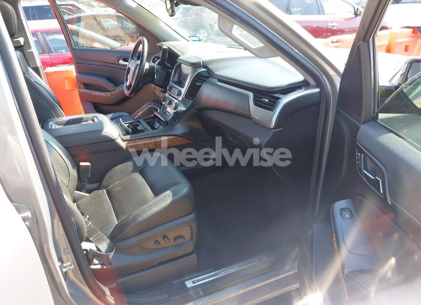 Photo 5 of 2018 Chevrolet Suburban PREMIER (VIN 1GNSCJKC4JR282385)