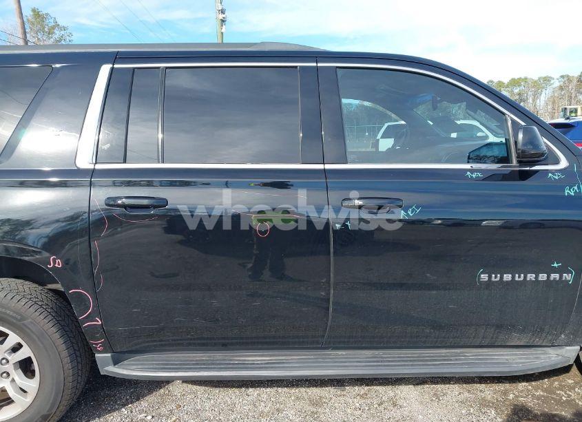 Photo 13 of 2015 Chevrolet Suburban 1500 LT (VIN 1GNSCJKC5FR265330)