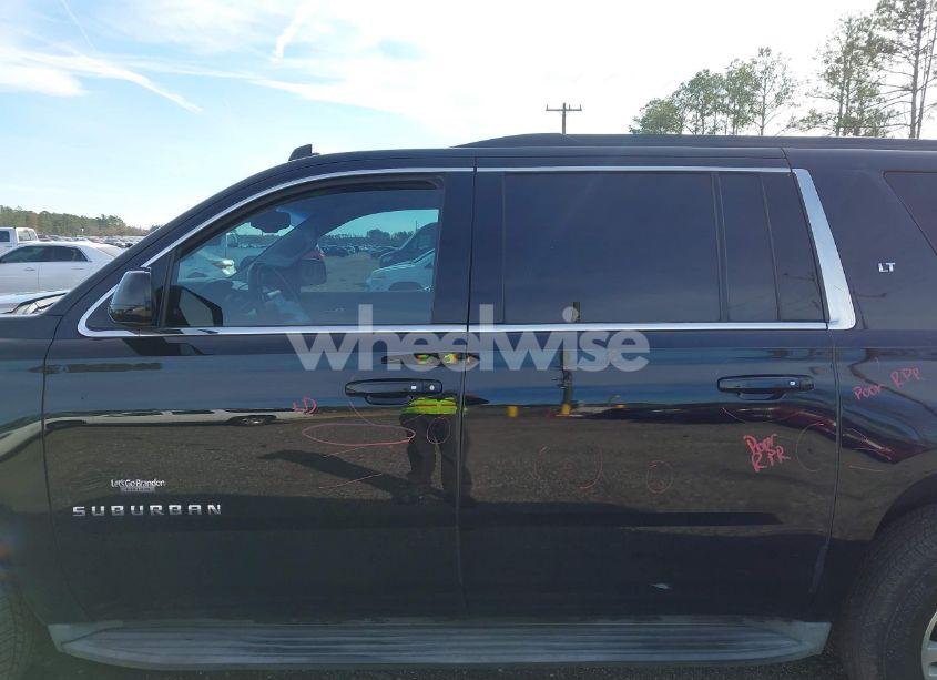 Photo 14 of 2015 Chevrolet Suburban 1500 LT (VIN 1GNSCJKC5FR265330)