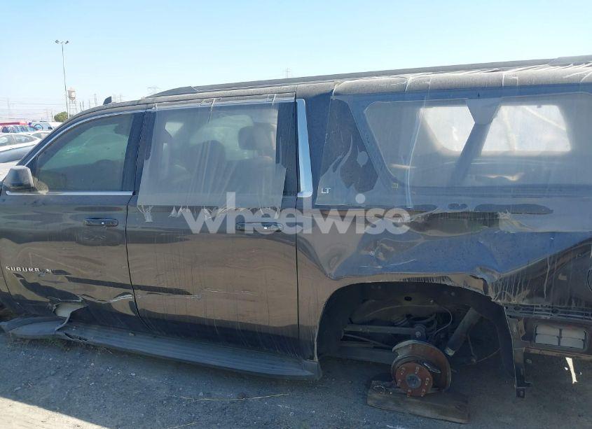 Photo 13 of 2015 Chevrolet Suburban 1500 LT (VIN 1GNSCJKC5FR717003)