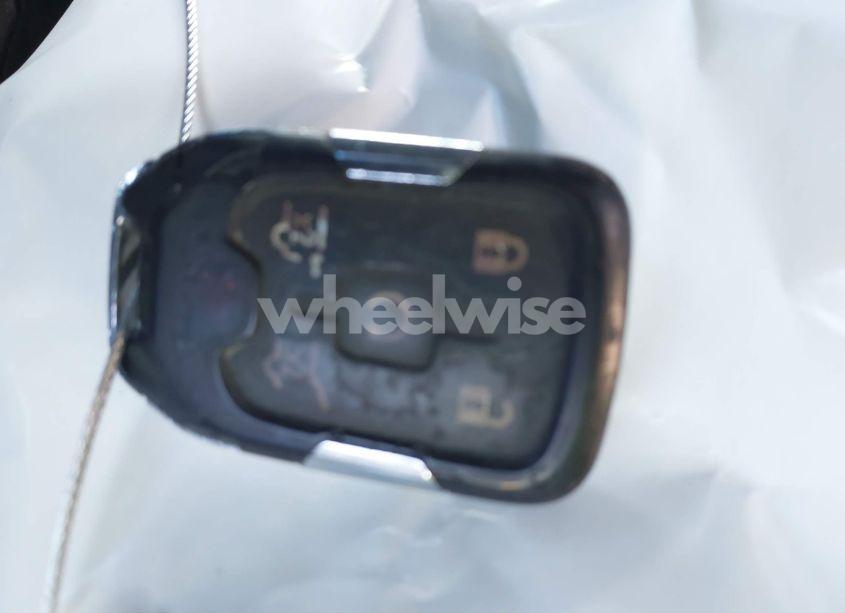 Photo 11 of 2017 Chevrolet Suburban PREMIER (VIN 1GNSCJKC5HR166381)