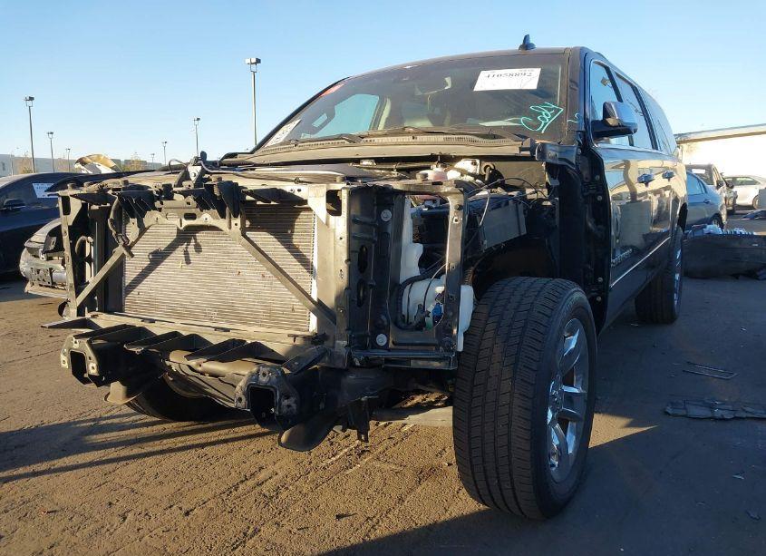 Photo 6 of 2017 Chevrolet Suburban PREMIER (VIN 1GNSCJKC5HR173394)