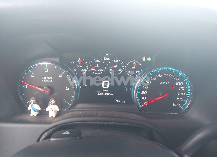 Photo 15 of 2018 Chevrolet Suburban PREMIER (VIN 1GNSCJKC5JR135265)