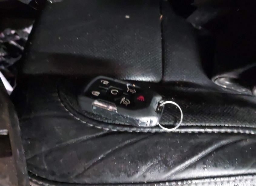 Photo 11 of 2018 Chevrolet Suburban PREMIER (VIN 1GNSCJKC5JR263859)