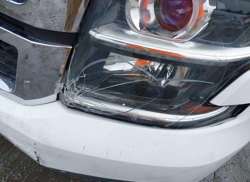 Photo 18 of 2015 Chevrolet Suburban 1500 LT (VIN 1GNSCJKC7FR296868)