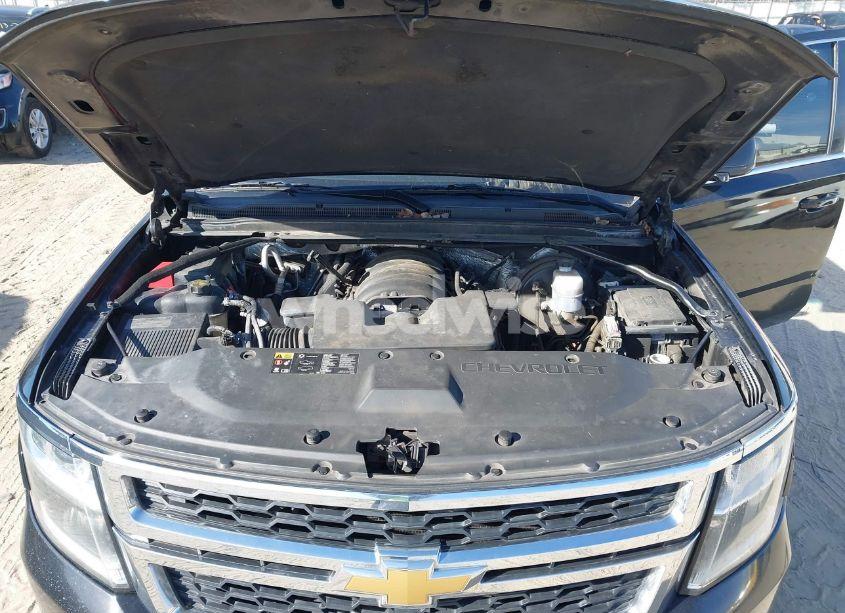 Photo 10 of 2015 Chevrolet Suburban 1500 LT (VIN 1GNSCJKC7FR536596)