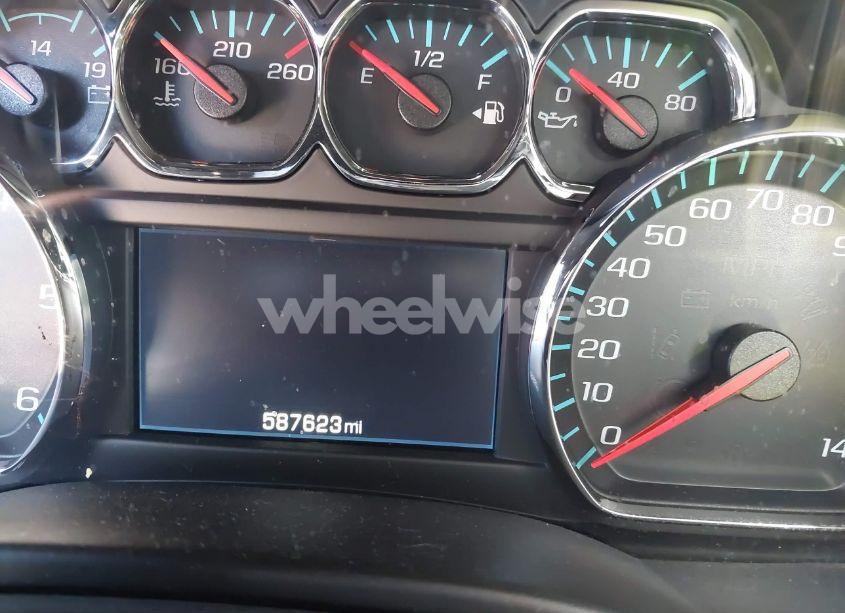 Photo 15 of 2015 Chevrolet Suburban 1500 LT (VIN 1GNSCJKC7FR536596)