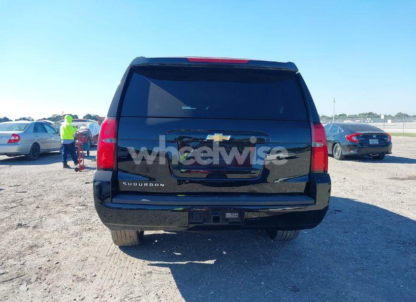 Photo 17 of 2015 Chevrolet Suburban 1500 LT (VIN 1GNSCJKC7FR559134)