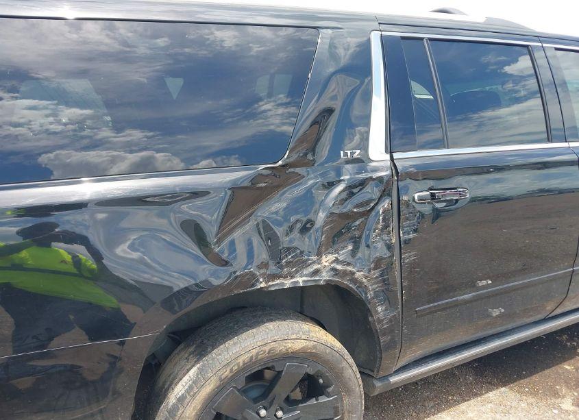 Photo 6 of 2016 Chevrolet Suburban LTZ (VIN 1GNSCJKC7GR389780)