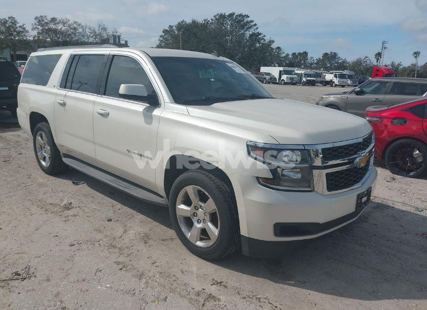 2015 Chevrolet Suburban 1500 LT (VIN 1GNSCJKC9FR235540) main photo