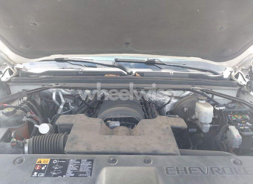 Photo 10 of 2015 Chevrolet Suburban 1500 LT (VIN 1GNSCJKC9FR235540)