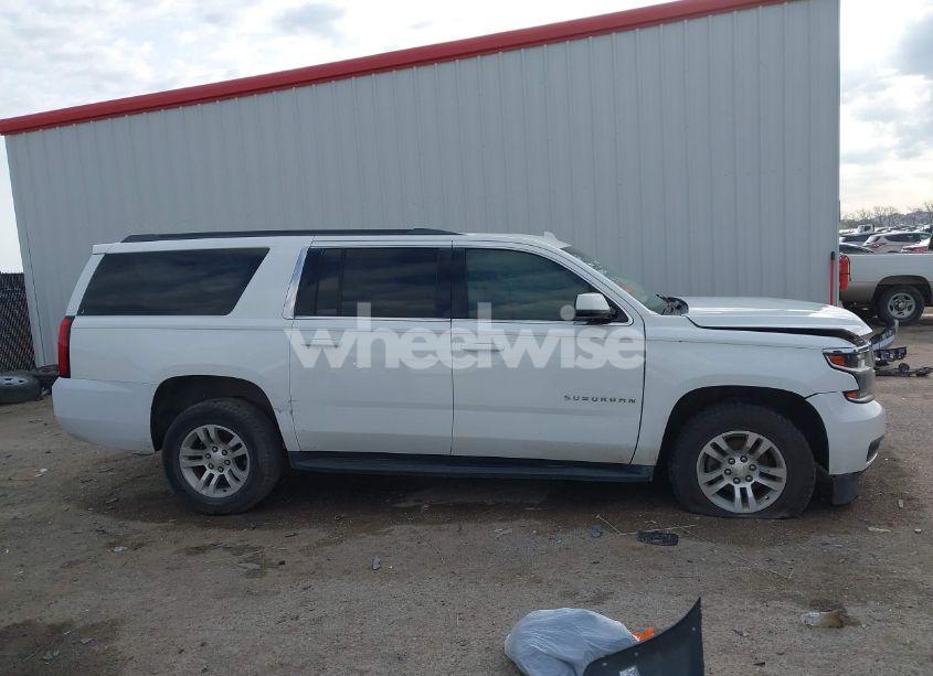 Photo 13 of 2015 Chevrolet Suburban 1500 LT (VIN 1GNSCJKC9FR702598)