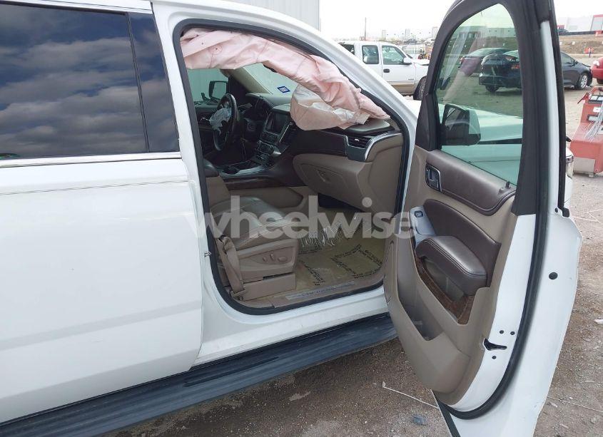 Photo 5 of 2015 Chevrolet Suburban 1500 LT (VIN 1GNSCJKC9FR702598)