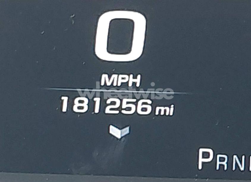 Photo 16 of 2016 Chevrolet Suburban LTZ (VIN 1GNSCJKC9GR207688)