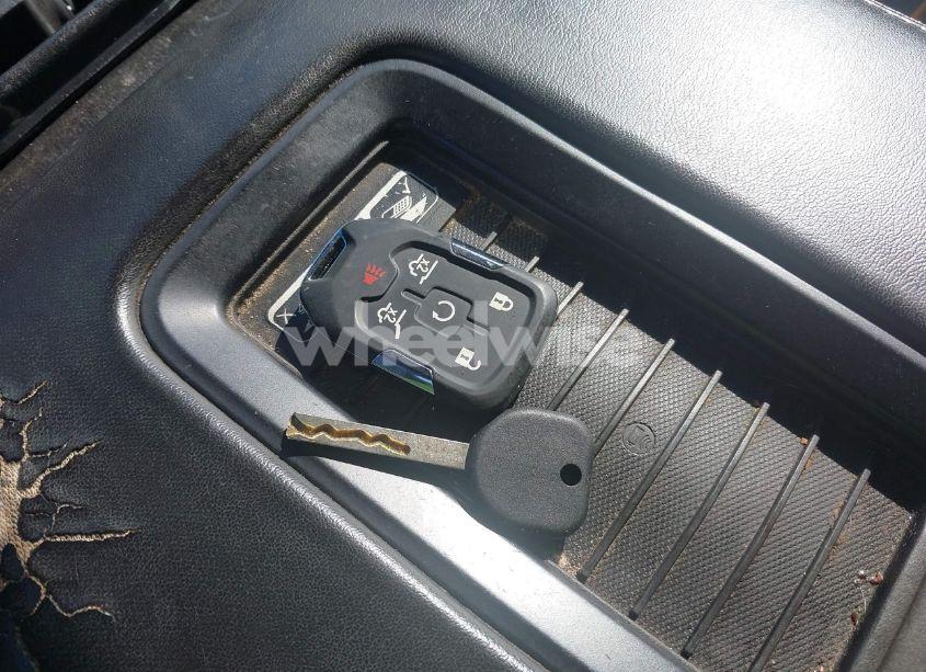 Photo 11 of 2016 Chevrolet Suburban LTZ (VIN 1GNSCJKC9GR236530)