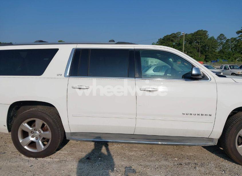 Photo 13 of 2016 Chevrolet Suburban LTZ (VIN 1GNSCJKC9GR236530)