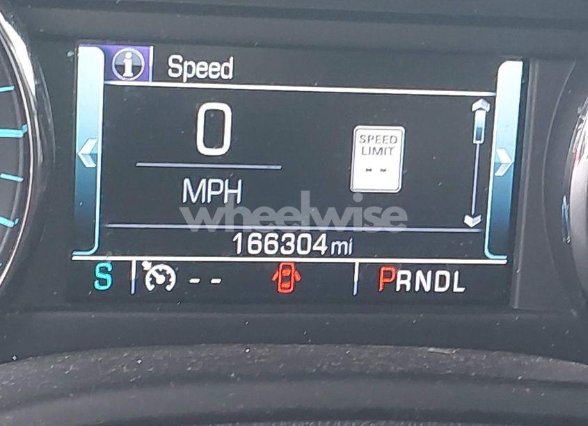 Photo 15 of 2017 Chevrolet Suburban PREMIER (VIN 1GNSCJKCXHR204770)