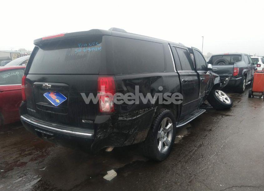 Photo 4 of 2017 Chevrolet Suburban PREMIER (VIN 1GNSCJKCXHR312158)