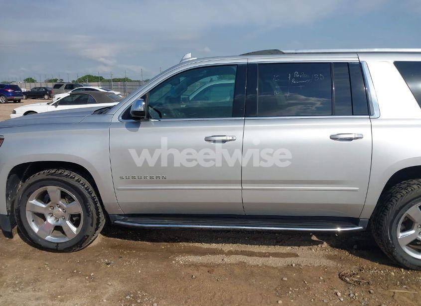 Photo 14 of 2020 Chevrolet Suburban 2WD PREMIER (VIN 1GNSCJKCXLR218158)