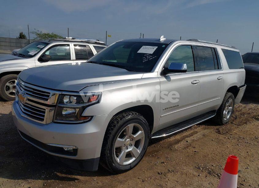 Photo 2 of 2020 Chevrolet Suburban 2WD PREMIER (VIN 1GNSCJKCXLR218158)