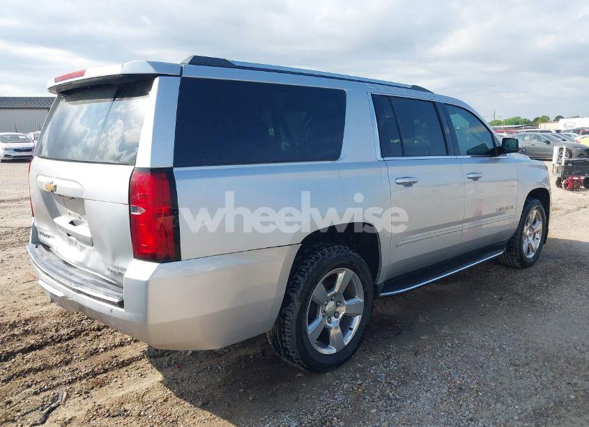 Photo 4 of 2020 Chevrolet Suburban 2WD PREMIER (VIN 1GNSCJKCXLR218158)
