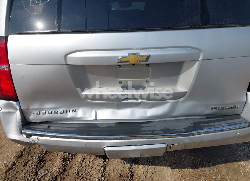 Photo 6 of 2020 Chevrolet Suburban 2WD PREMIER (VIN 1GNSCJKCXLR218158)